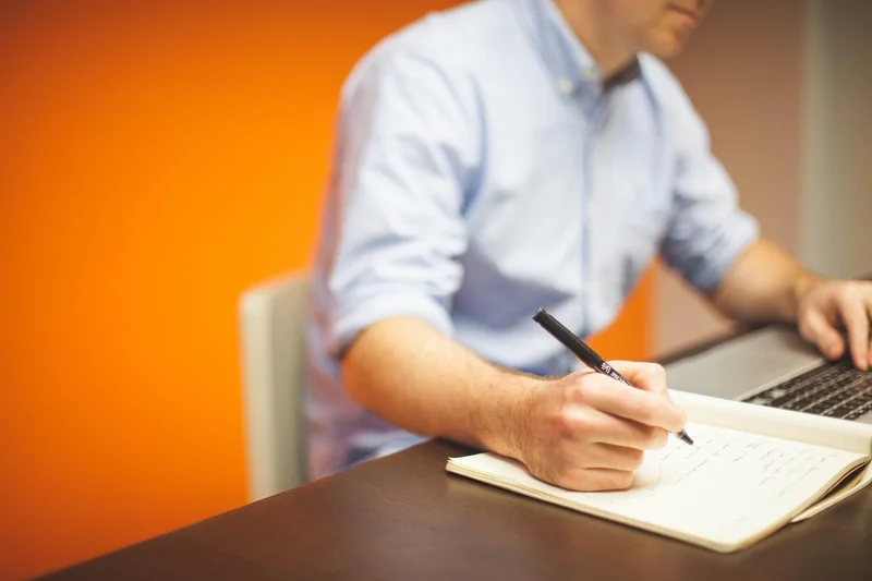 Comment s’organiser pour survivre (et pas seulement tenir)