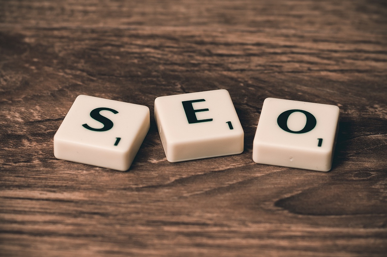 Faut-il privilégier le SEO ou la publicité payante ?